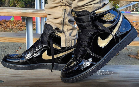 Air Jordan 1 High OG Black Metallic Gold